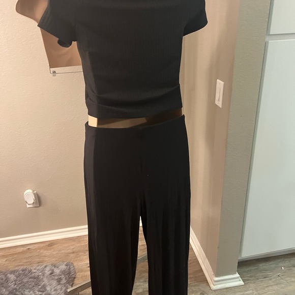 Set - Picture 2 of 2